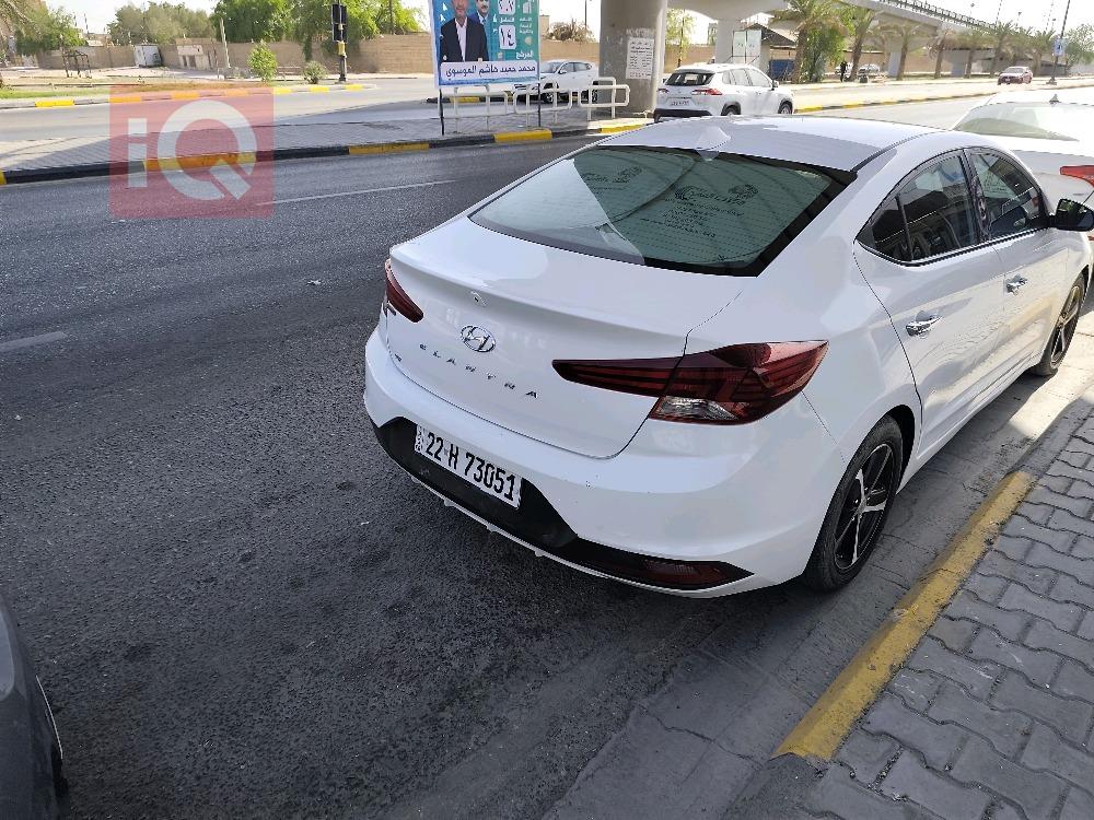 هیوندای ئەلەنترا